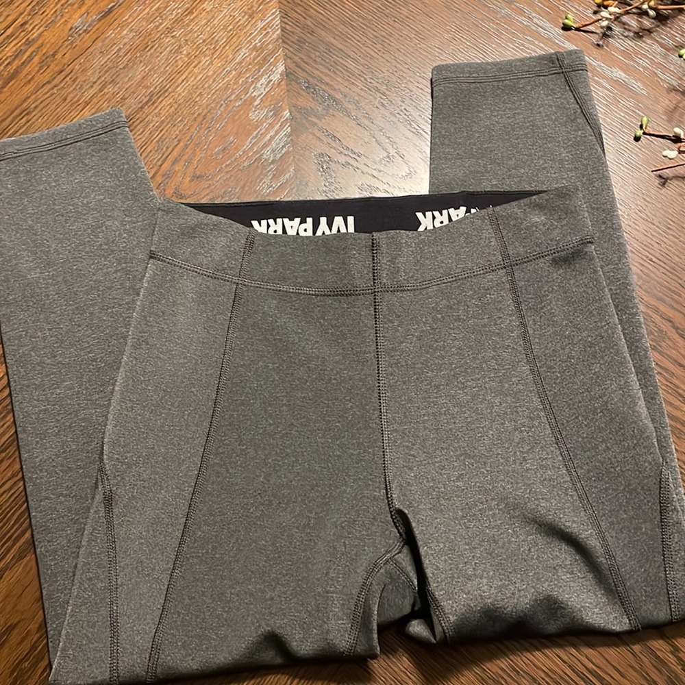 IVY Park gray high rise sculptured legging 3/4 length size Small